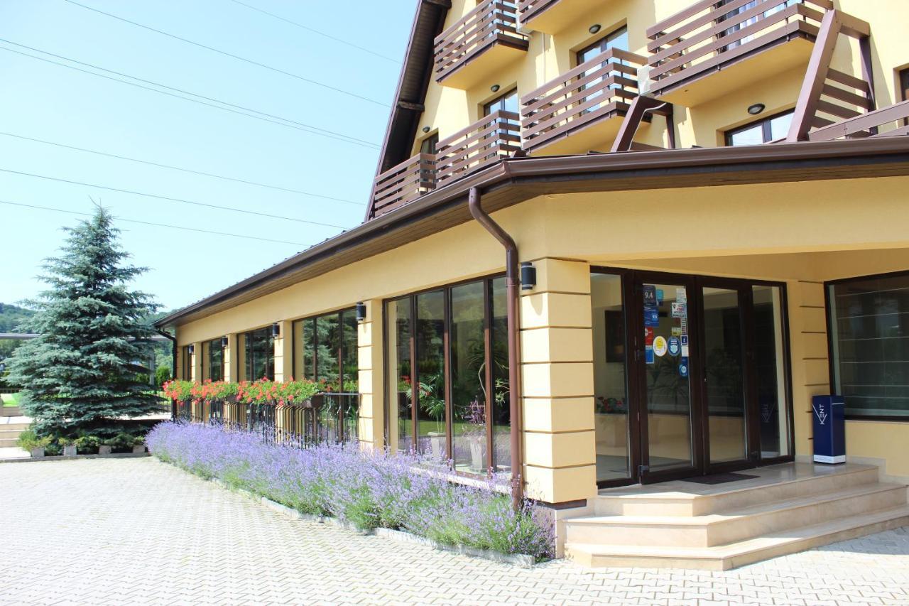 Vila Trapez Săcele Exterior photo